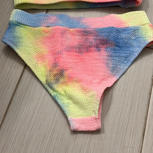 Cupshe Tie-Dye Bikini Set - Picture 2 of 9